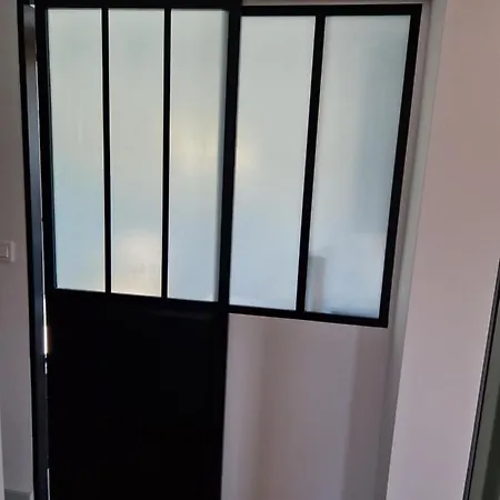 Apartment F2 A 1mn Du